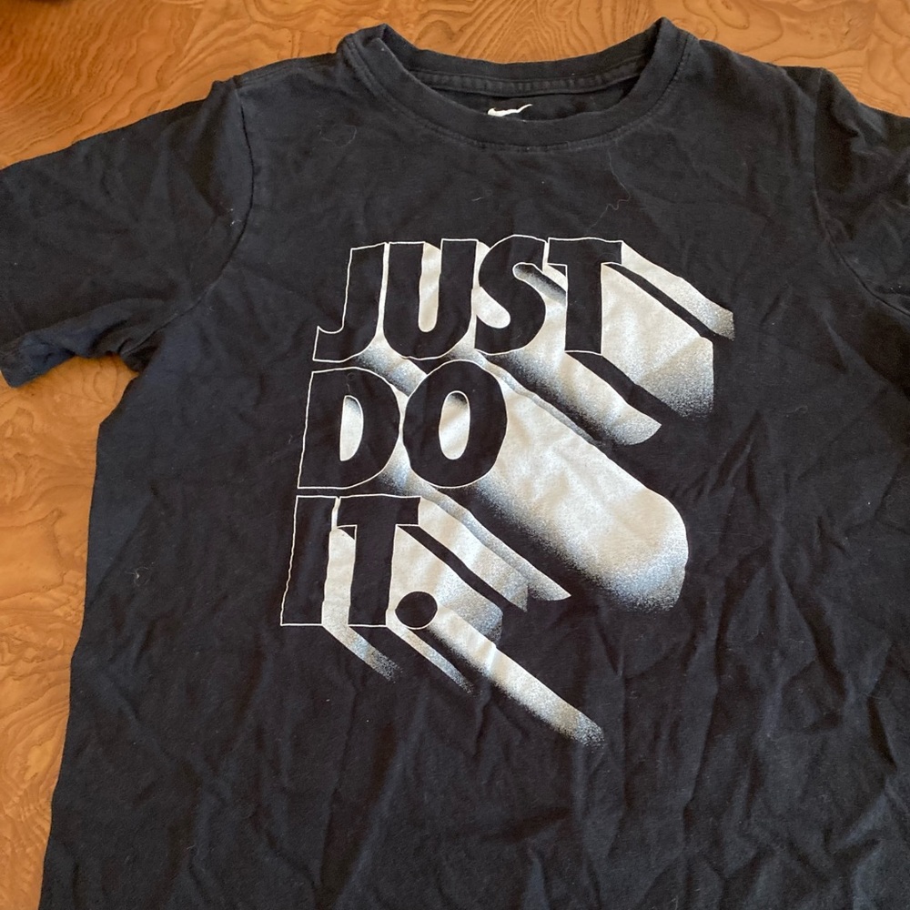 Nike boys T-shirt. Size Medium